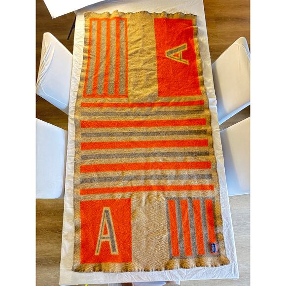 Faribault Woolen Mill Co. blanket made in the USA - Picture 4 of 8